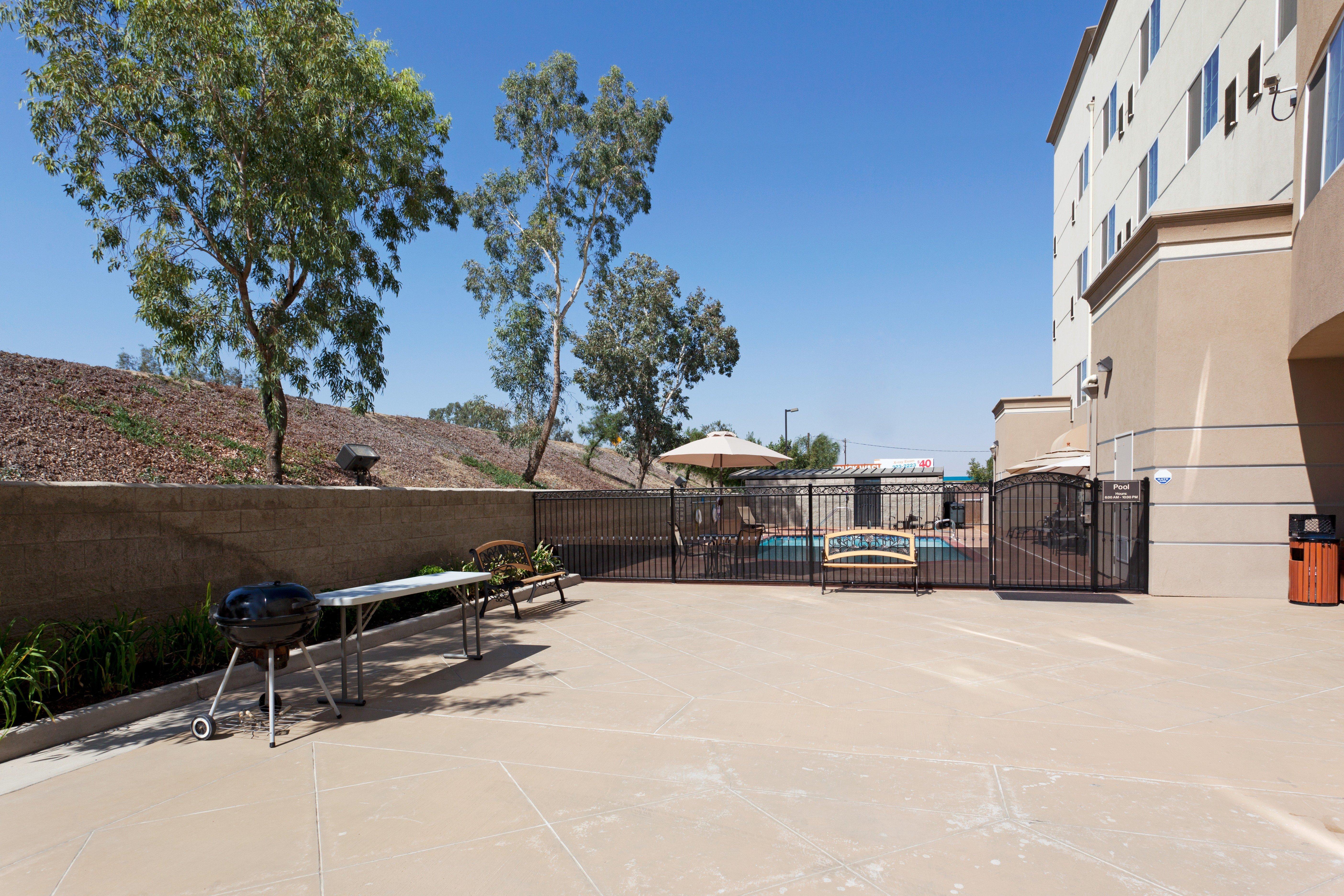 Holiday Inn Express & Suites Bakersfield Central By Ihg Quarto foto