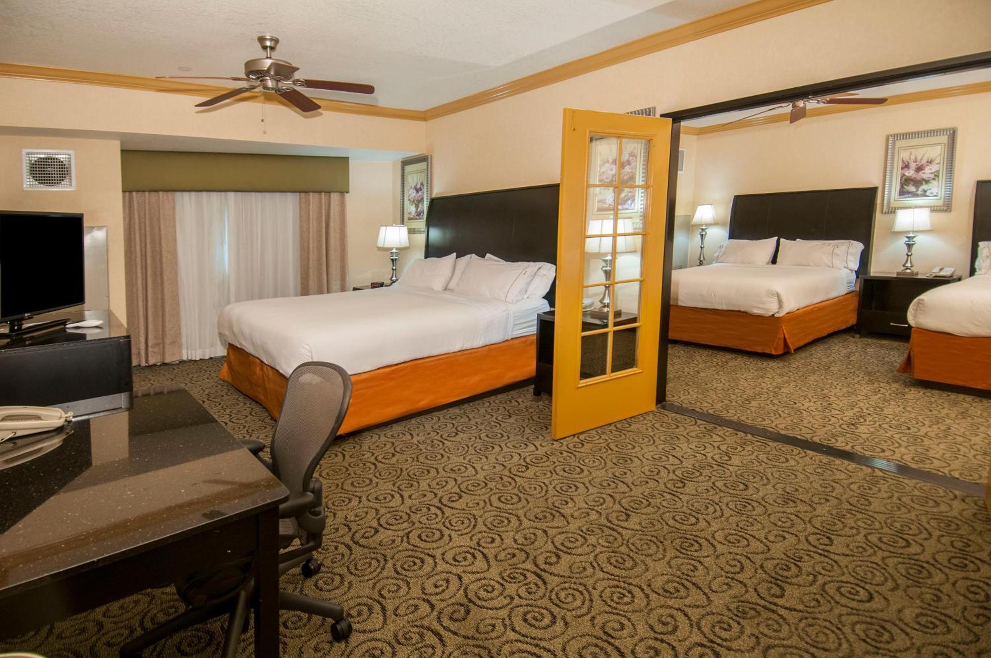 Holiday Inn Express & Suites Bakersfield Central By Ihg Exterior foto