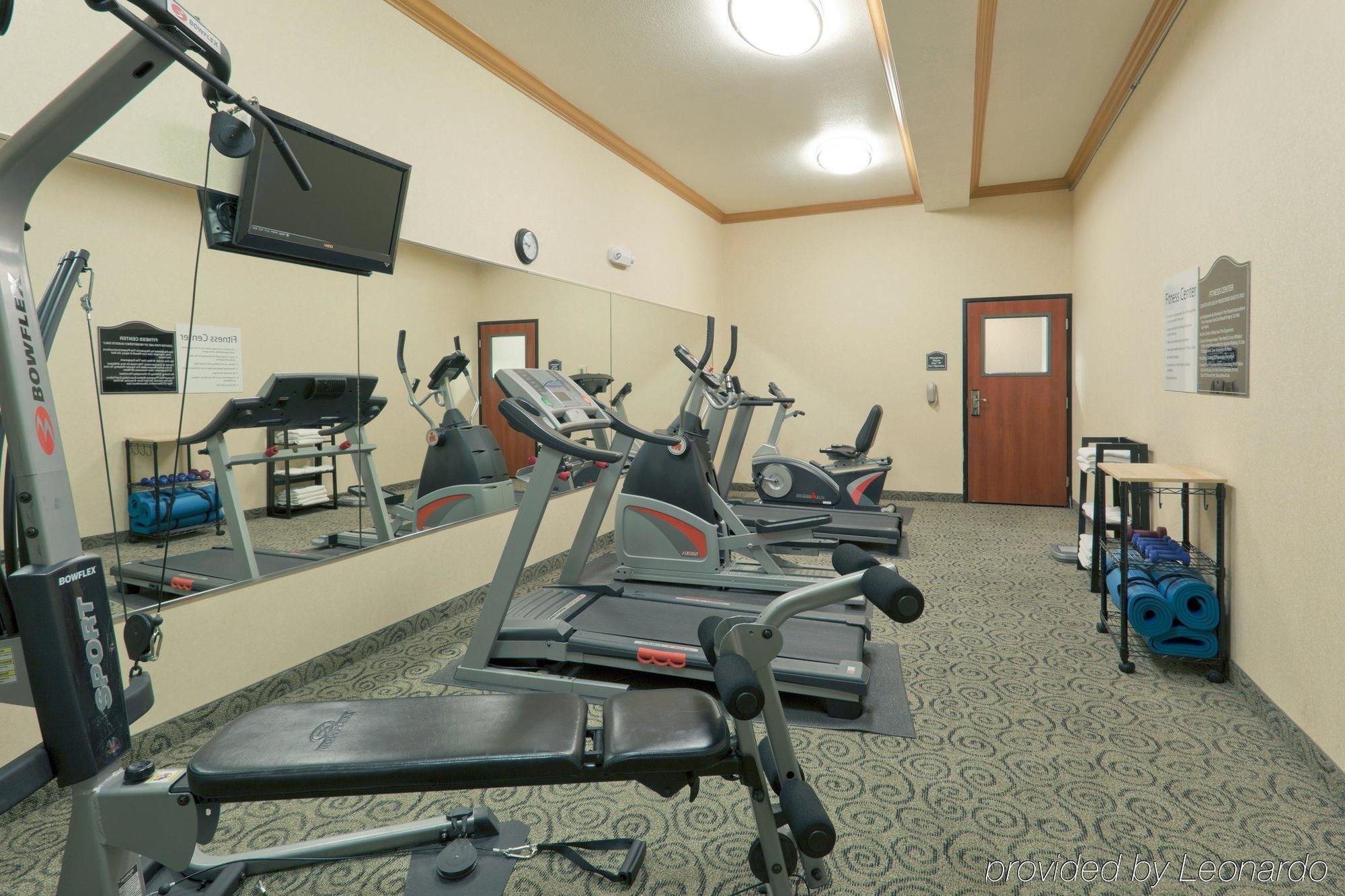 Holiday Inn Express & Suites Bakersfield Central By Ihg Instalações foto